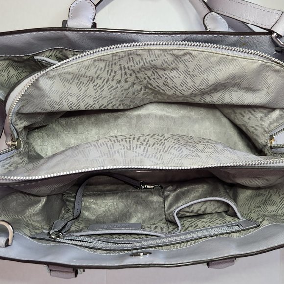 Authentic Michael Kors Bag - Picture 6 of 6